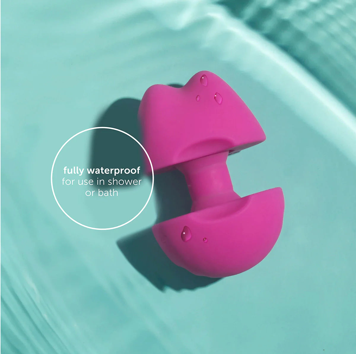 Imagen del vibrador emergente plusOne® en tono rosa, cerrado en su forma compacta, mostrando su diseño discreto y portátil.