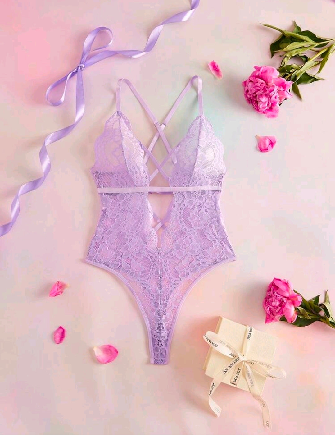 Body de Lencería Lila de Encaje con Tirantes Cruzados - Talla M/L